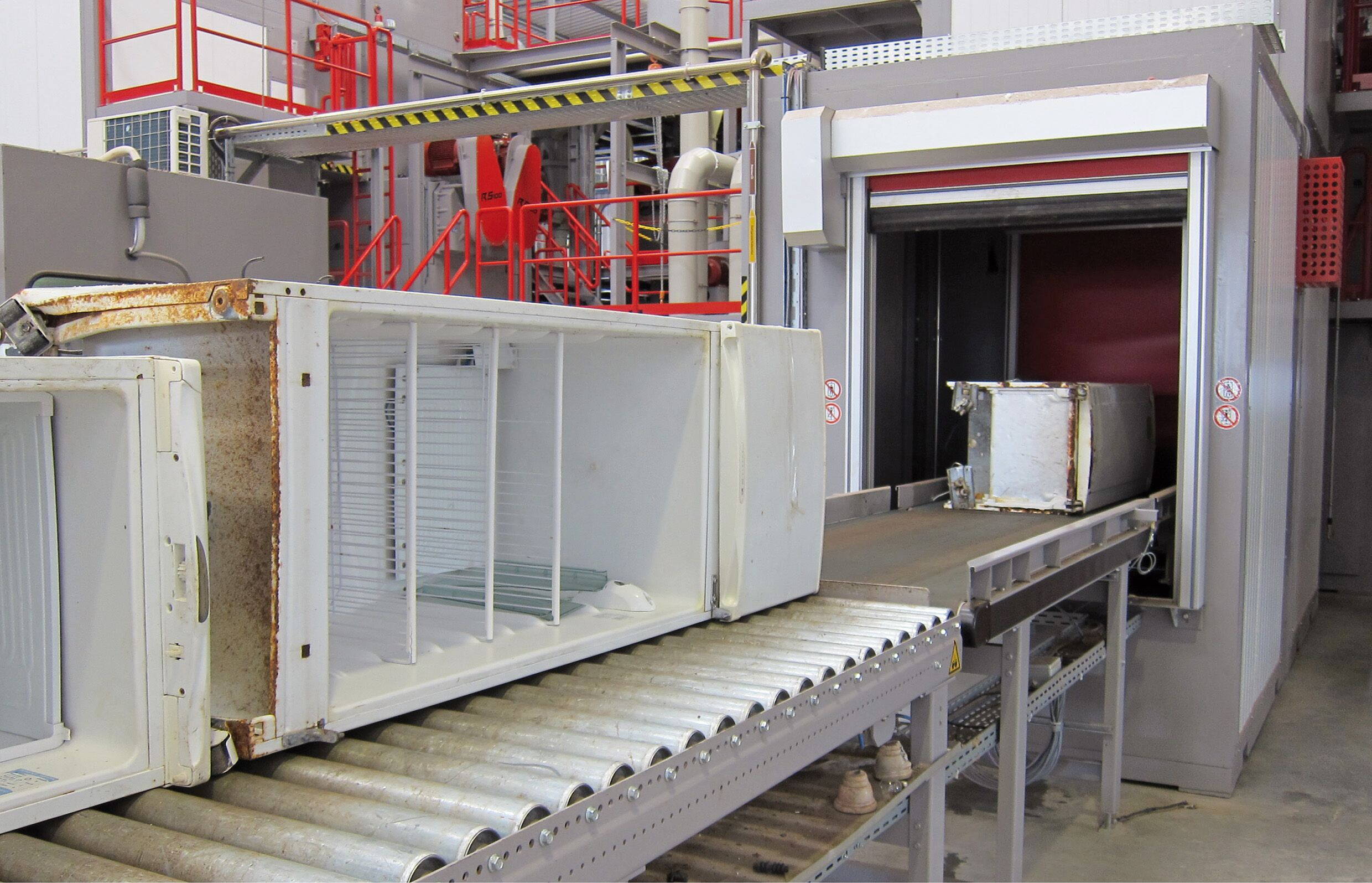 rv_fr_broschure_08_2013_prov.indd-6.jpg Kühlschränke werden fachgerecht entsorgt und die schädlichen F-Gase dauerhaft zerstört.