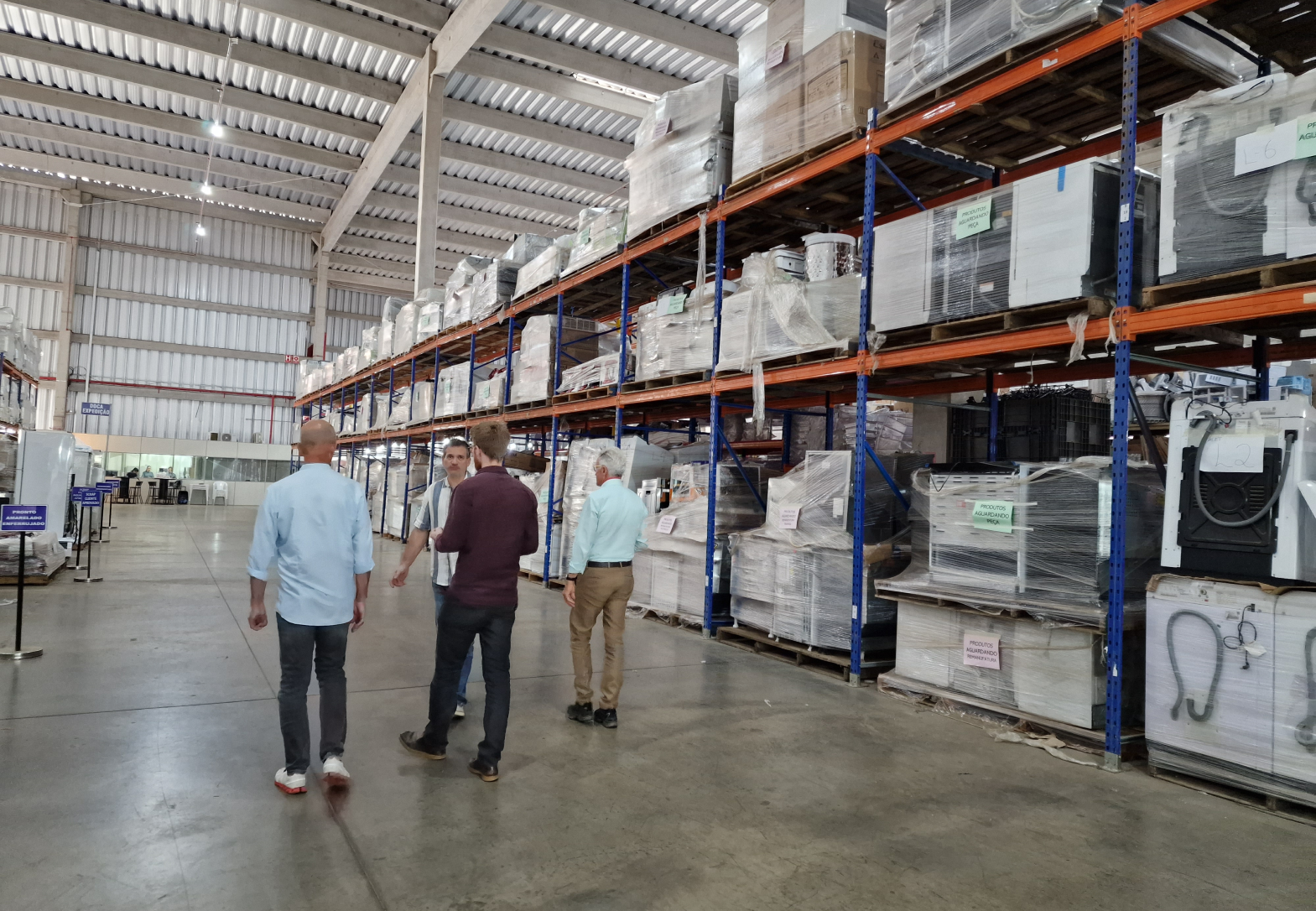 spinoff2_desktop.png Kühlgeräte-Halle